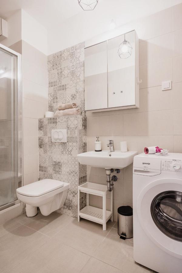 Apartamento Stylish And Cozy Studio In The Heart Of The City Budapest Exterior foto