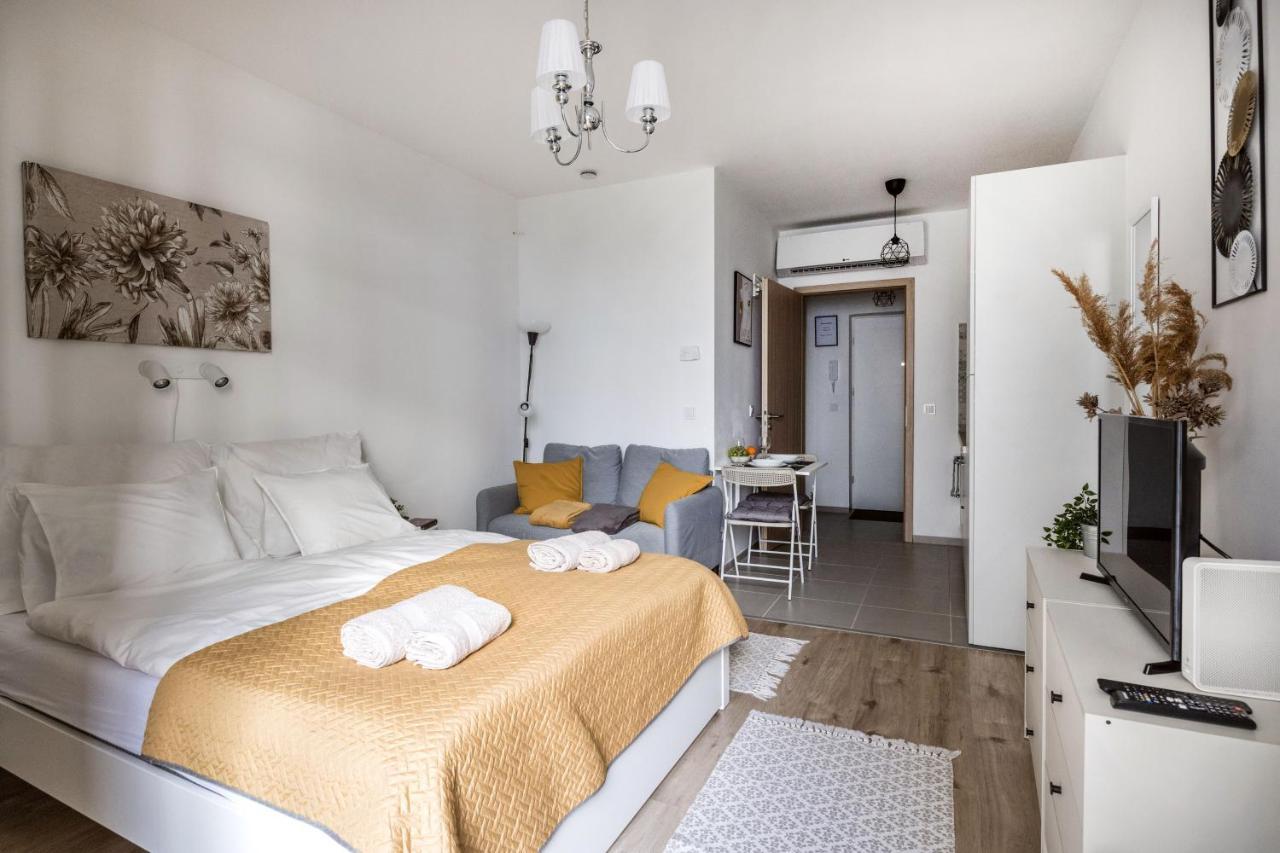 Apartamento Stylish And Cozy Studio In The Heart Of The City Budapest Exterior foto